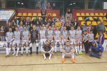Uczniowie naszej szkoły na kolejnym meczu Futsalu Leszno